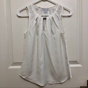 2/$5 New York & Co Keyhole Sleeveless White Blouse